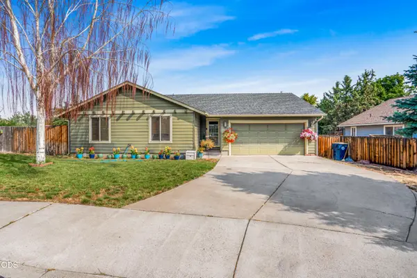 2227 SW Newberry Court, Redmond, OR 97756