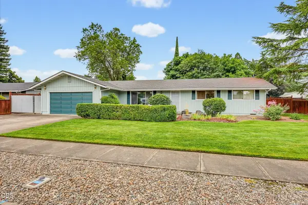 1964 Camellia Avenue, Medford, OR 97504