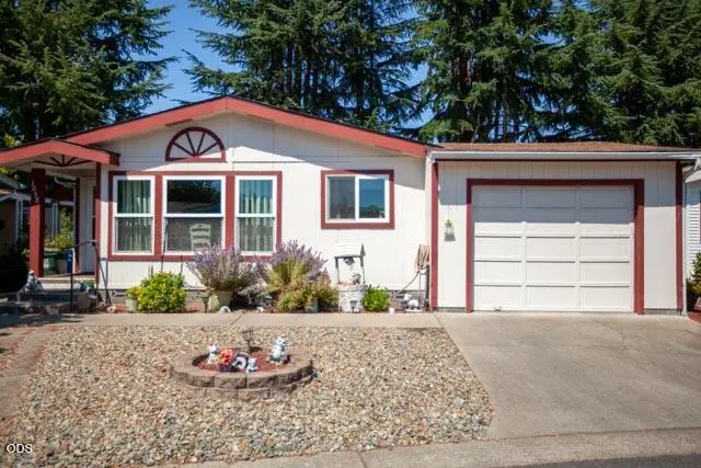 1058 Hemlock Lane, Grants Pass, OR 97527 - #1