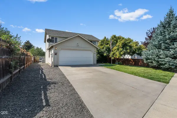 3238 SW Lava Avenue, Redmond, OR 97756