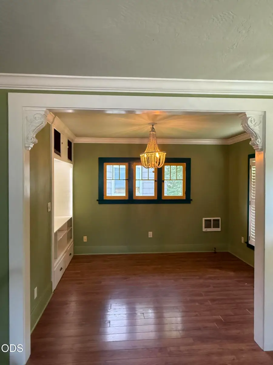 323 Laurel Street, Medford, OR 97501 - #2