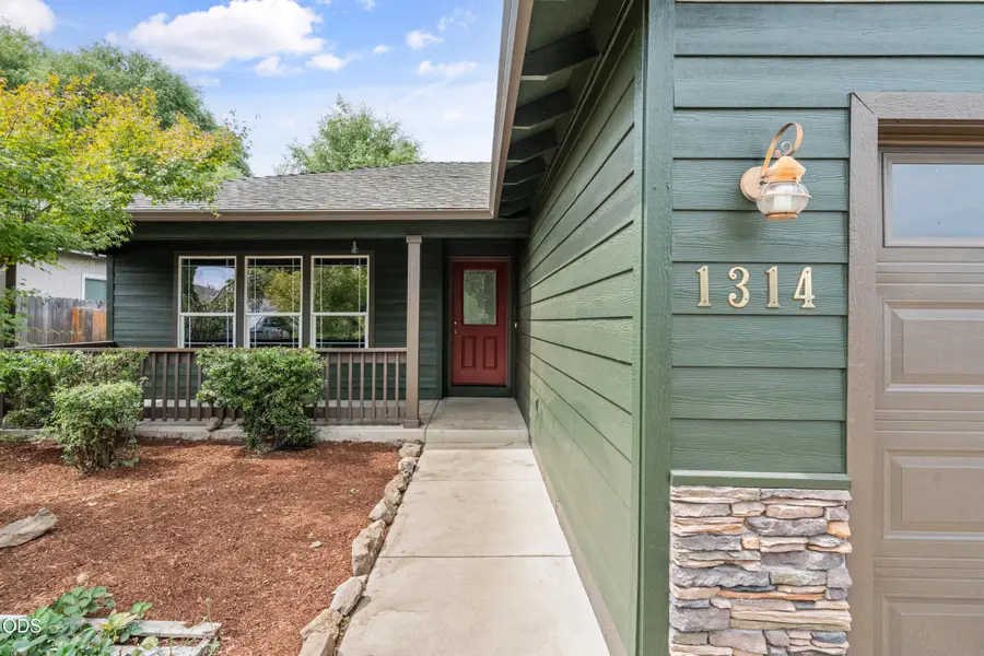 1314 Andrew Drive, Medford, OR 97501 - #2