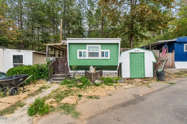 7001 Rogue River #25, Grants Pass, OR 97527