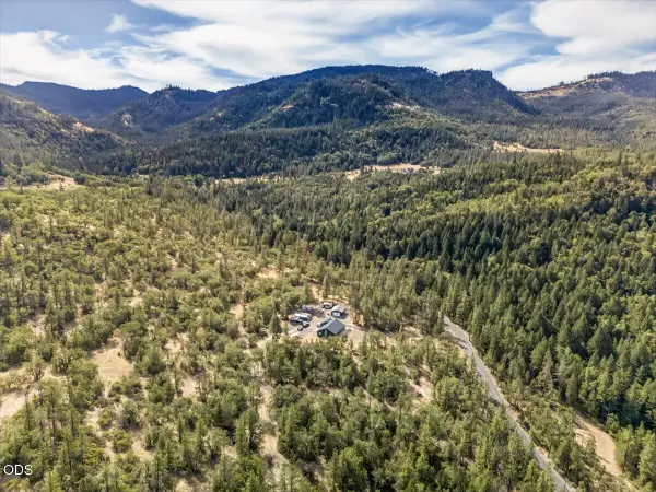 13021 E Antelope Road, Eagle Point, OR 97524