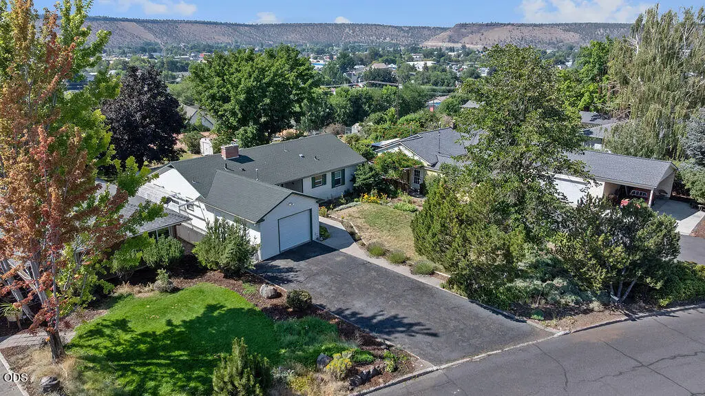 598 NE Ochoco Avenue, Prineville, OR 97754 - #1