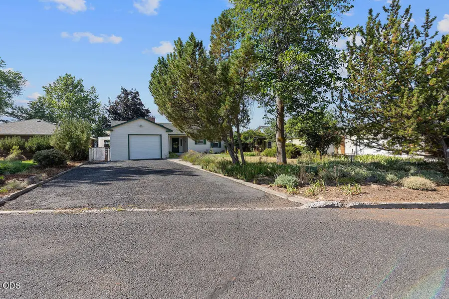 598 NE Ochoco Avenue, Prineville, OR 97754 - #2