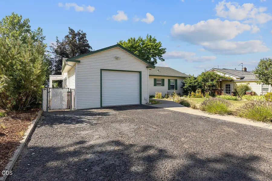 598 NE Ochoco Avenue, Prineville, OR 97754 - #3