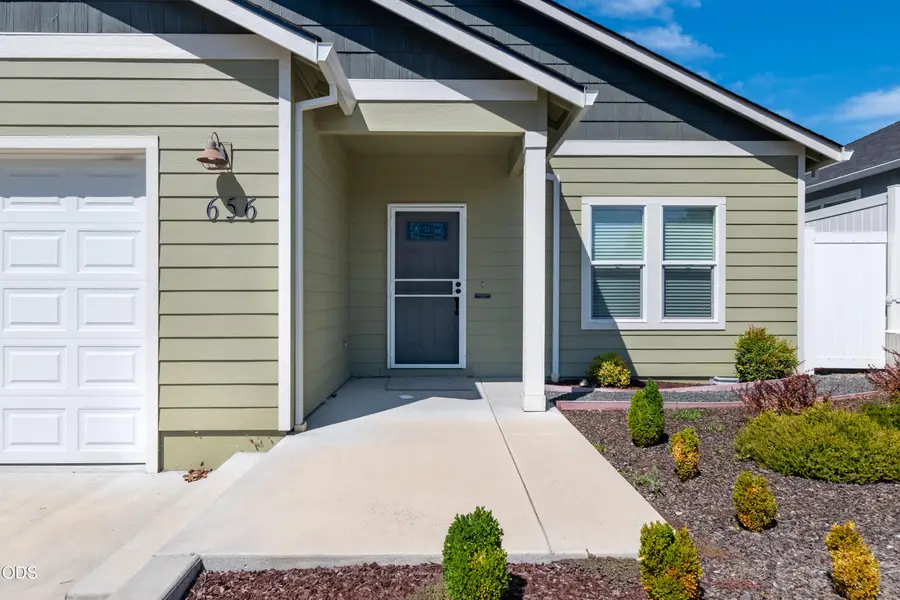 656 Nobility Drive, Medford, OR 97501 - #2