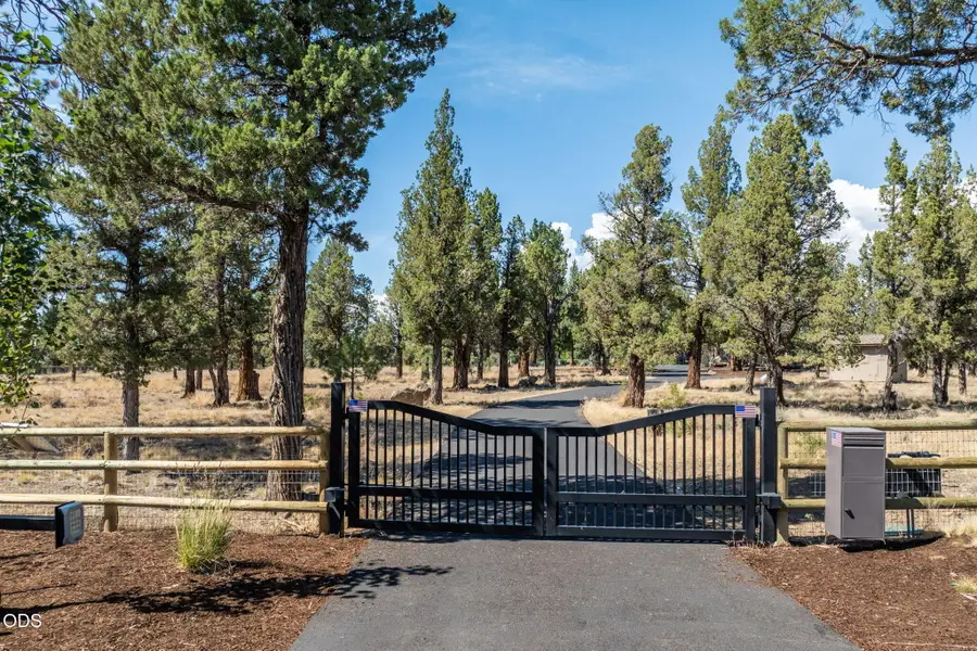 17660 Edmundson Road, Sisters, OR 97759 - #3