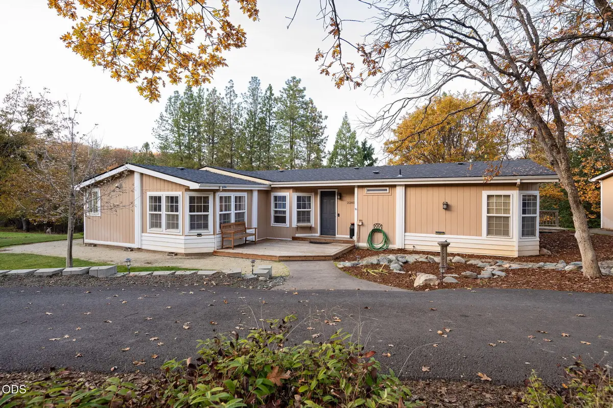 2285 Jasmine Avenue, Medford, OR 97501 - #1