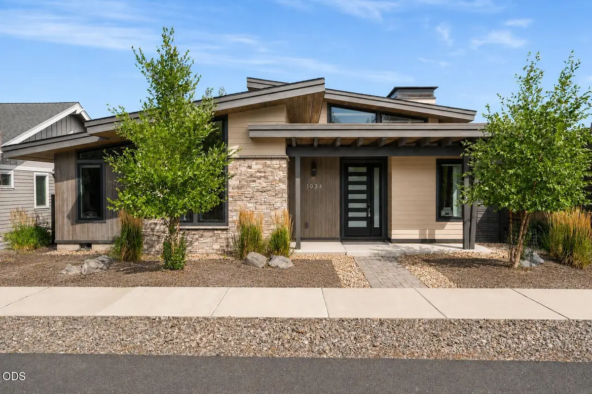 1036 N Forest Edge Drive, Sisters, OR 97759 - #1