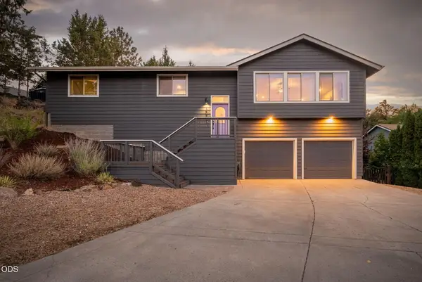 3037 NE Purcell Boulevard, Bend, OR 97701