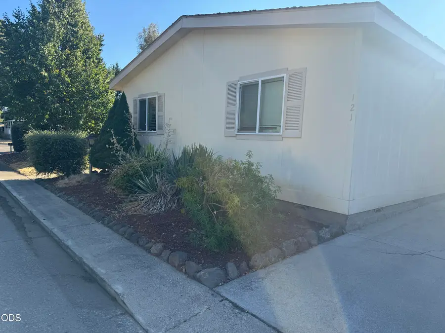 2252 Table Rock Road #SPC 121, Medford, OR 97501 - #2