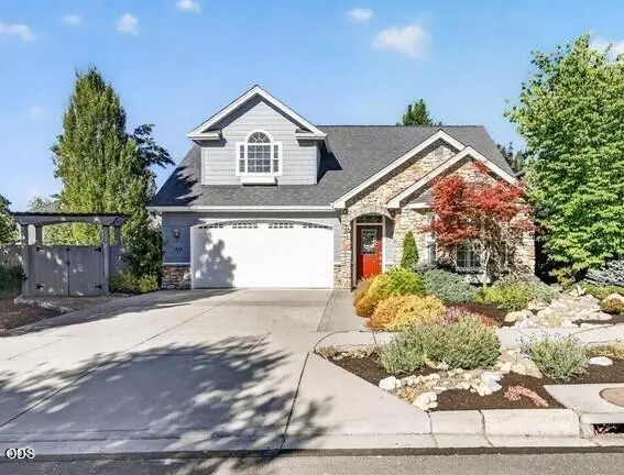 1240 Stonegate Drive, Medford, OR 97504 - #1