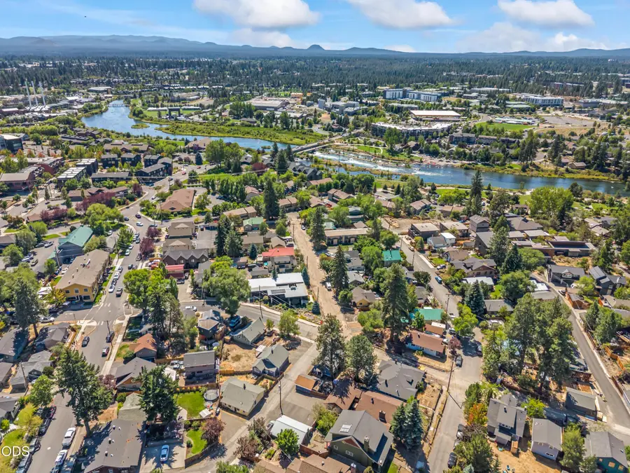 942 NW Delaware Avenue, Bend, OR 97703 - #3
