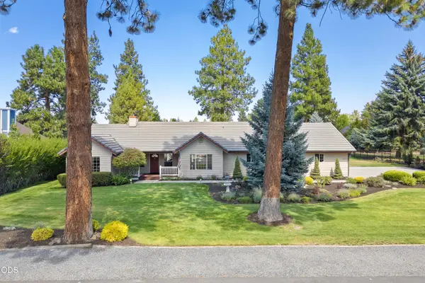 21044 Desert Woods Drive, Bend, OR 97702