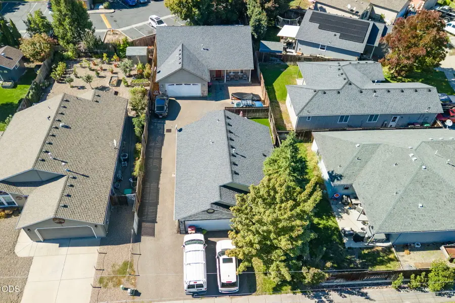 2825 Duell Avenue, Medford, OR 97501 - #2