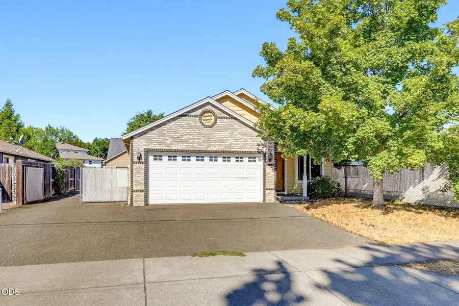 2825 Duell Avenue, Medford, OR 97501 - #3