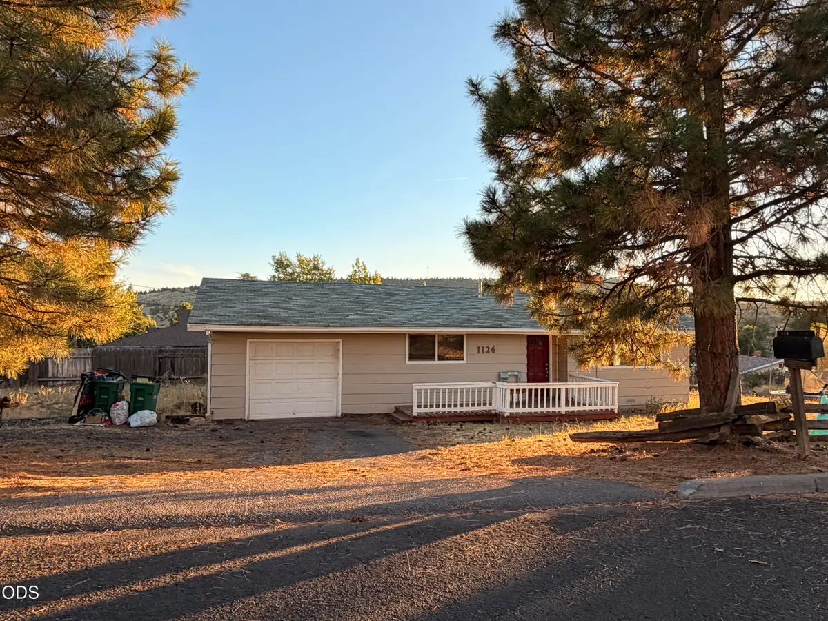 1124 N 7th Street, Klamath Falls, OR 97601 - #1