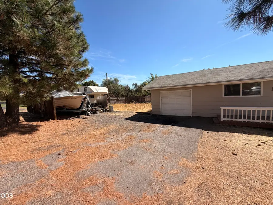 1124 N 7th Street, Klamath Falls, OR 97601 - #3