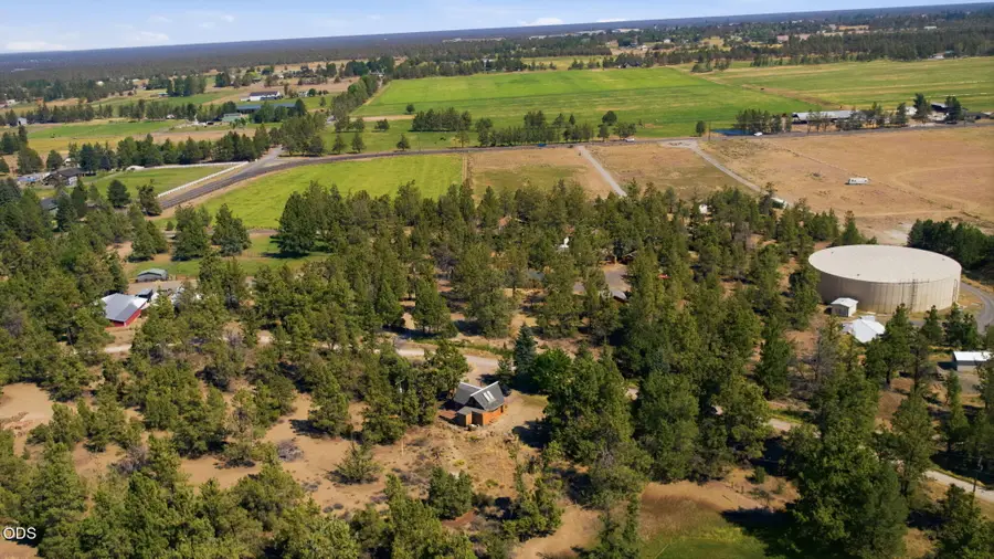 63379 Hamehook Road, Bend, OR 97701 - #2
