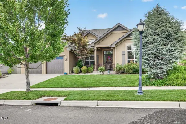 4023 Crystal Springs Drive, Medford, OR 97504