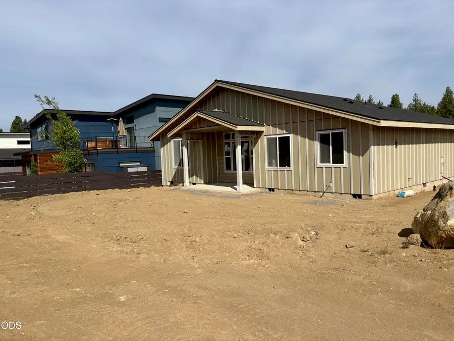 351 E Diamond Peak Avenue, Sisters, OR 97759 - #2