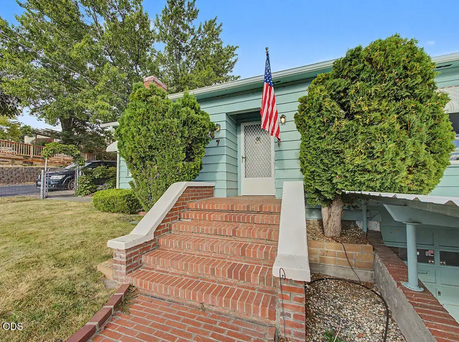 247 Hillside Avenue, Klamath Falls, OR 97601 - #2