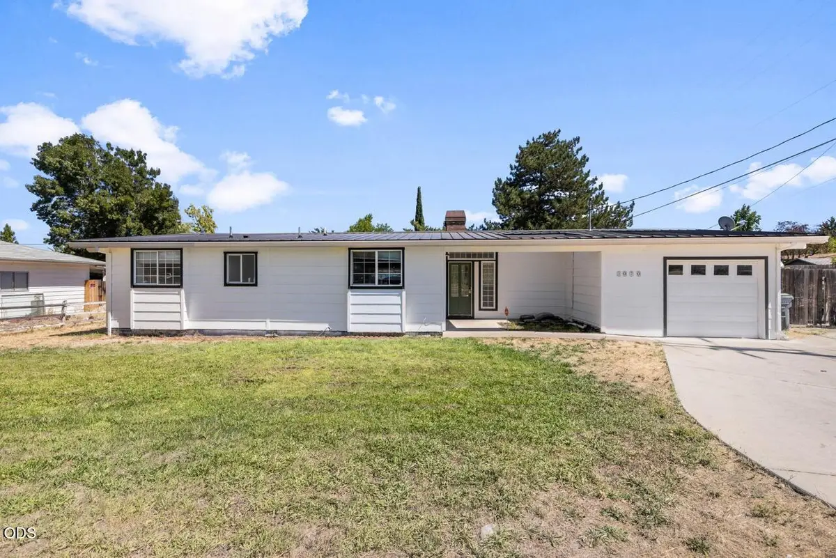 1070 N Ross Lane N, Medford, OR 97501 - #1
