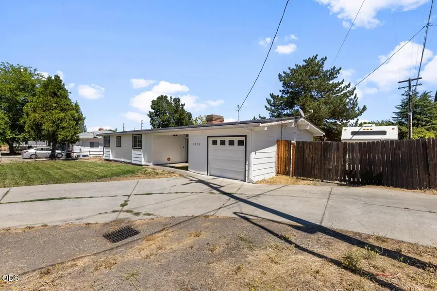 1070 N Ross Lane N, Medford, OR 97501 - #2