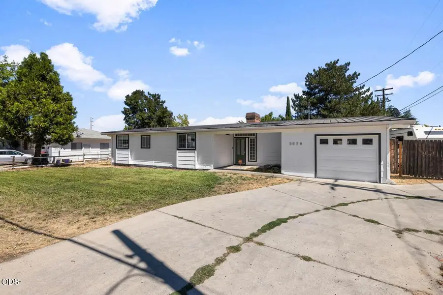 1070 N Ross Lane N, Medford, OR 97501 - #3