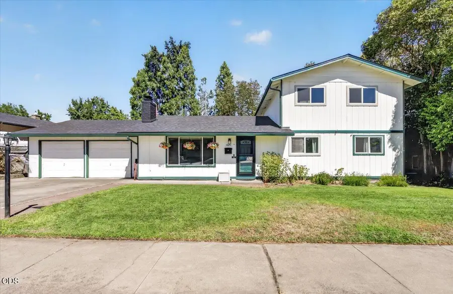 1825 Hybiscus Street, Medford, OR 97504 - #2
