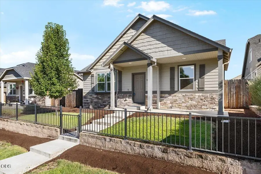 1449 Spring Street, Medford, OR 97504 - #3