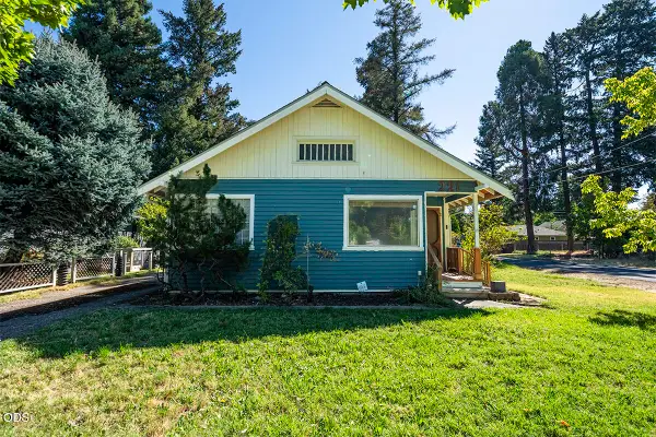 221 Vancouver Avenue, Medford, OR 97504