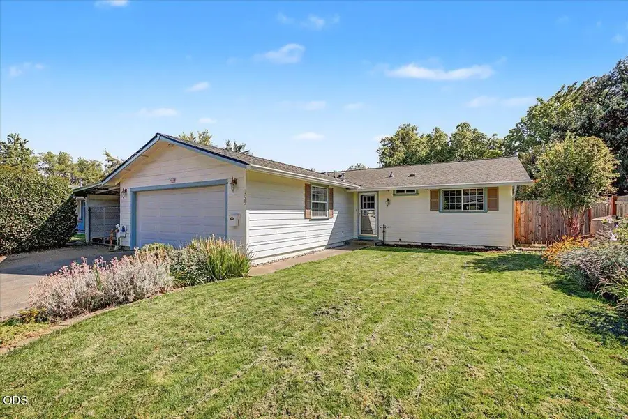 1725 Howell Avenue, Medford, OR 97501 - #2