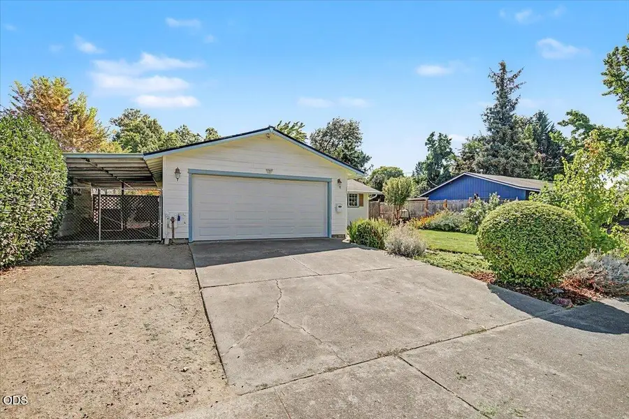 1725 Howell Avenue, Medford, OR 97501 - #3