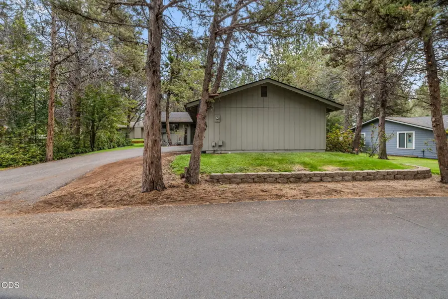 61510 Maid Marian, Bend, OR 97702 - #2