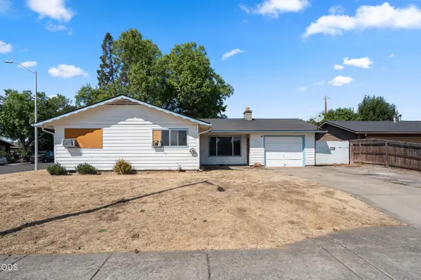 7675 Gladstone Avenue, White City, OR 97503