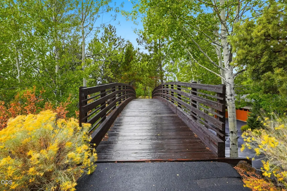 19052 NW Mt. Shasta Drive, Bend, OR 97703 - #1
