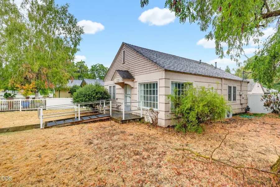 305 E Park Street, Grants Pass, OR 97527 - #3