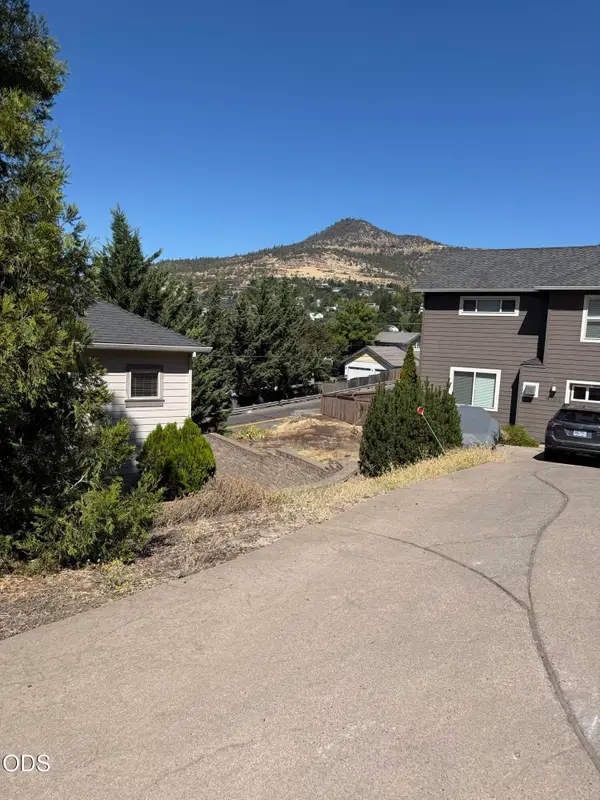 4101 Barbara Jean Way, Medford, OR 97504
