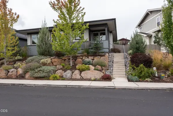 20671 SE Cougar Peak Drive, Bend, OR 97702