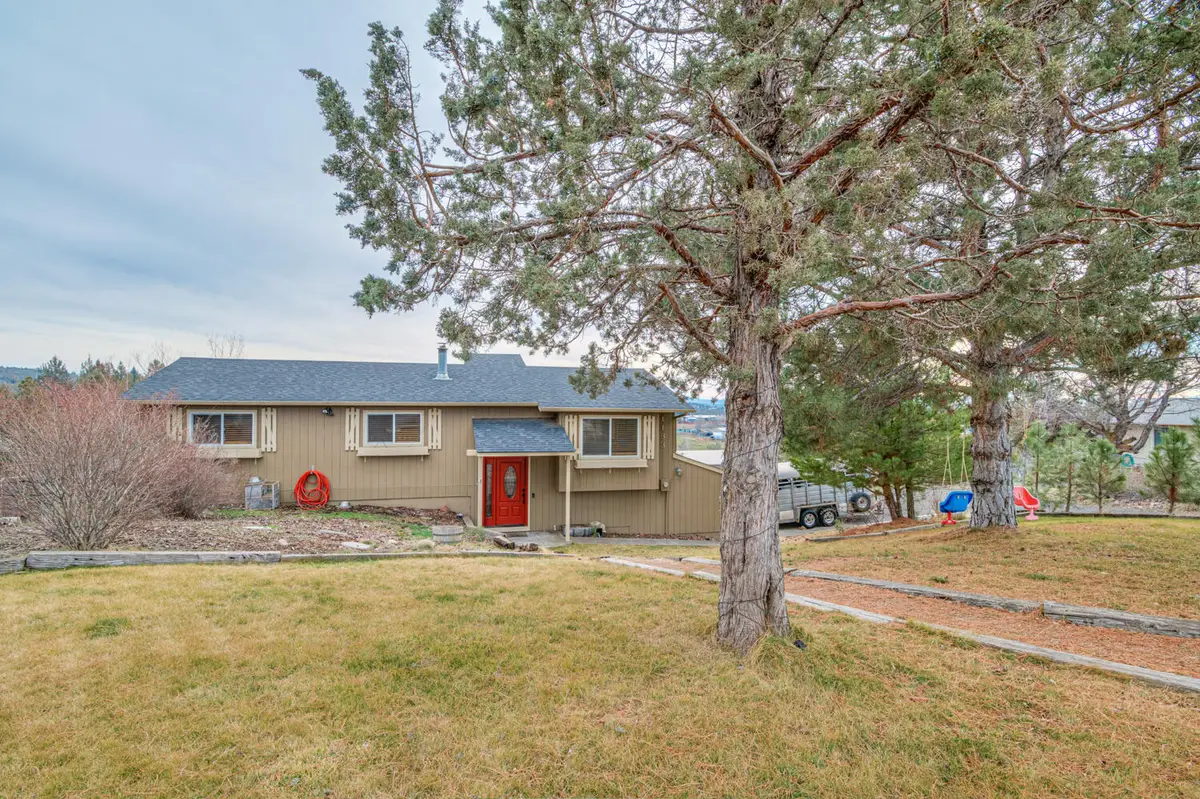 1133 NE Scenic Drive, Madras, OR 97741 - #1