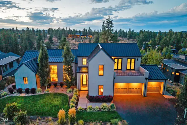 61901 Hosmer Lake Drive, Bend, OR 97702