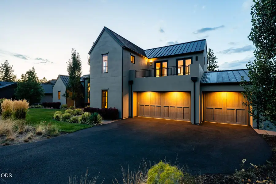 61901 Hosmer Lake Drive, Bend, OR 97702 - #3