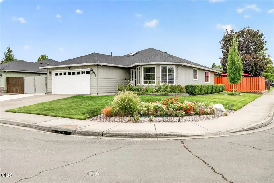 2902 Shasta Drive, Medford, OR 97504 - #3