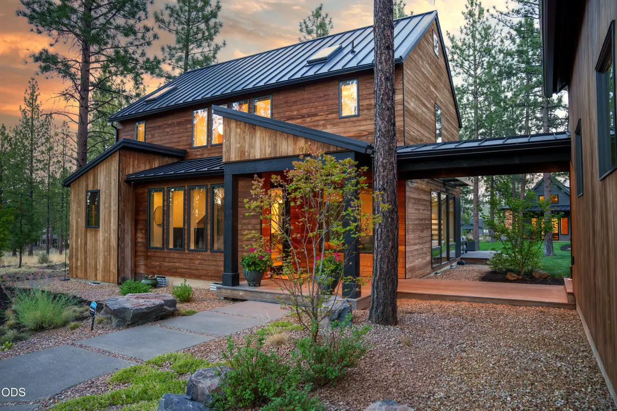 62552 Mcclain Drive, Bend, OR 97703 - #1