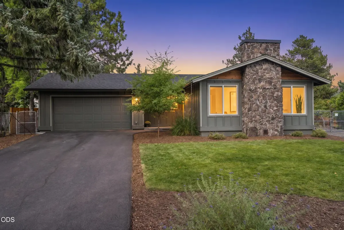 61573 Twin Lakes Loop, Bend, OR 97702 - #1