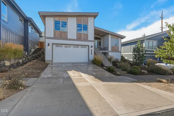 63108 NE Iner Loop, Bend, OR 97701
