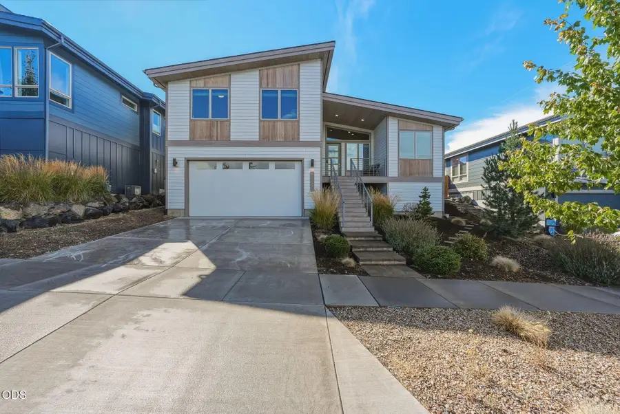 63108 NE Iner Loop, Bend, OR 97701 - #2
